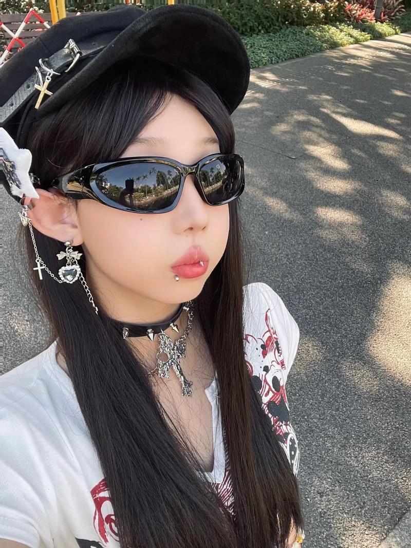 抖音女生onetwo是谁?她的视频内容有何独特魅力?为何能吸引大量粉丝关注?