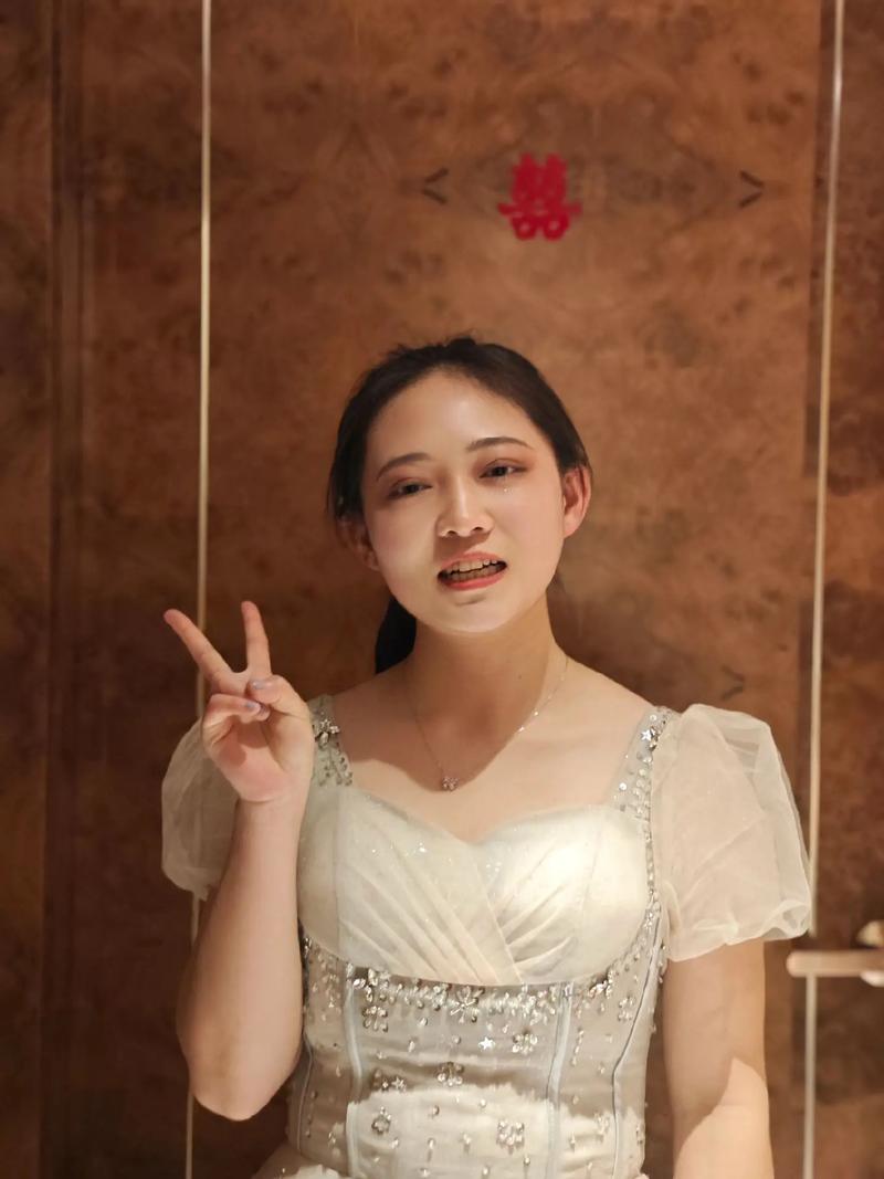 katchi抖音伴娘爆火背后,是真实婚礼温情还是刻意营销的流量密码?