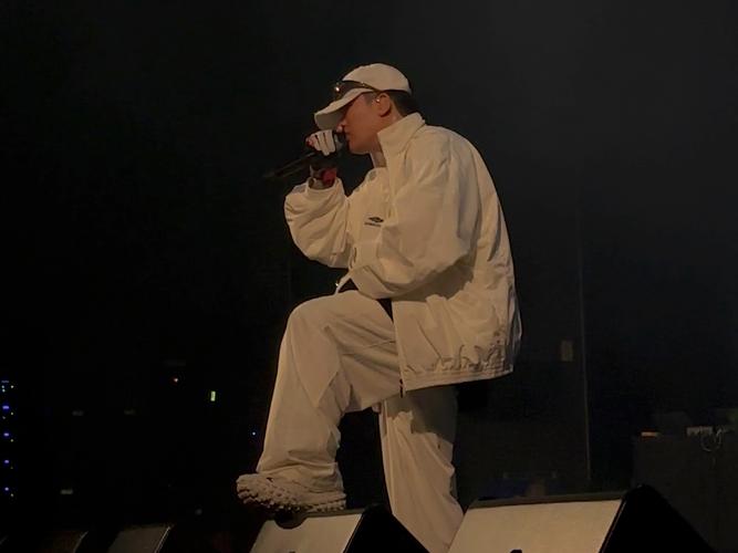 pgone抖音BGM为何频频引爆流量?他的音乐风格如何适配短视频传播?