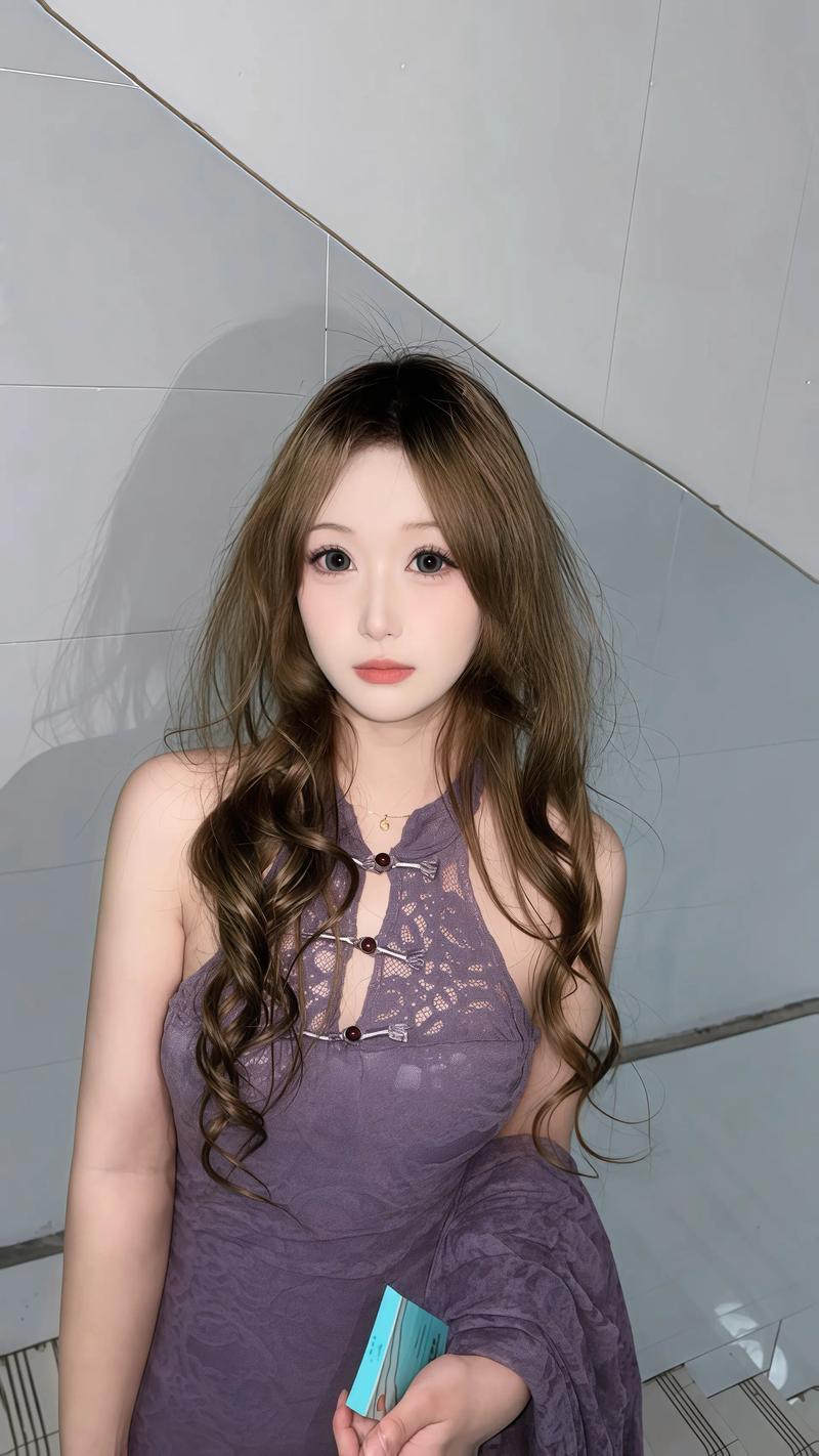 抖音女生secret,是真实人设还是流量密码?那些‘秘密’背后藏着多少精心设计的套路?