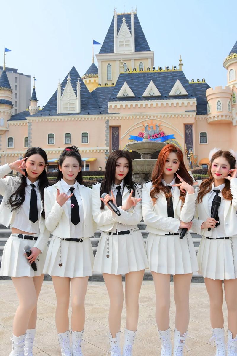 抖音爆款神曲Girls为何能引爆全网?背后藏着怎样的流量密码与少女共鸣?