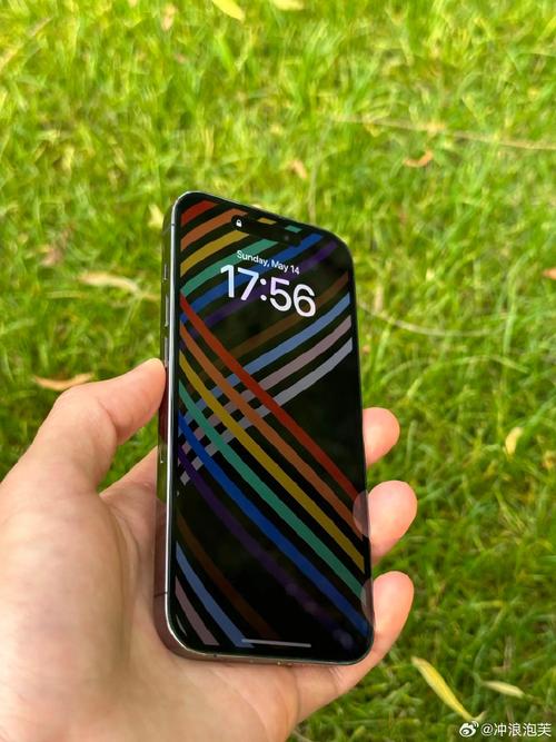 iPhone抖音下坠频发，是系统BUG还是软件适配问题？用户数据安全如何保障？