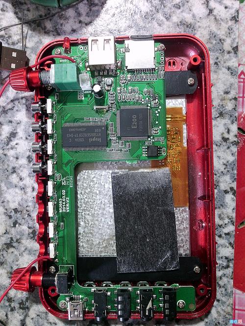 铁抖音4046990这个账号是否存在违规内容？为何其相关视频会频繁被下架或显示404错误？平台对其封禁的具体原因是什么？