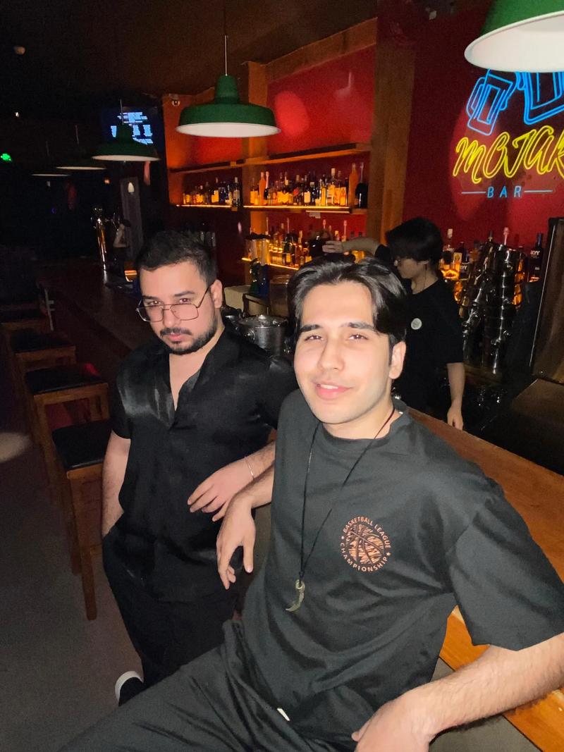 抖音brother歌为何爆火？是旋律洗脑还是歌词戳心，背后藏着怎样的流量密码？