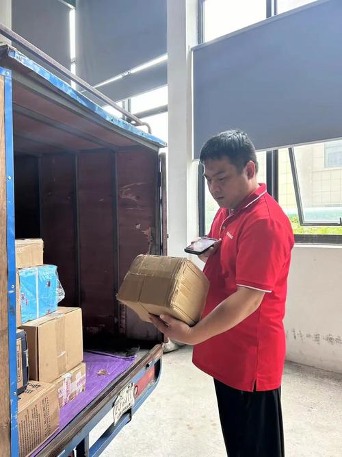 小红书2025年快递员，AI取代真人？职业转型方向在哪？