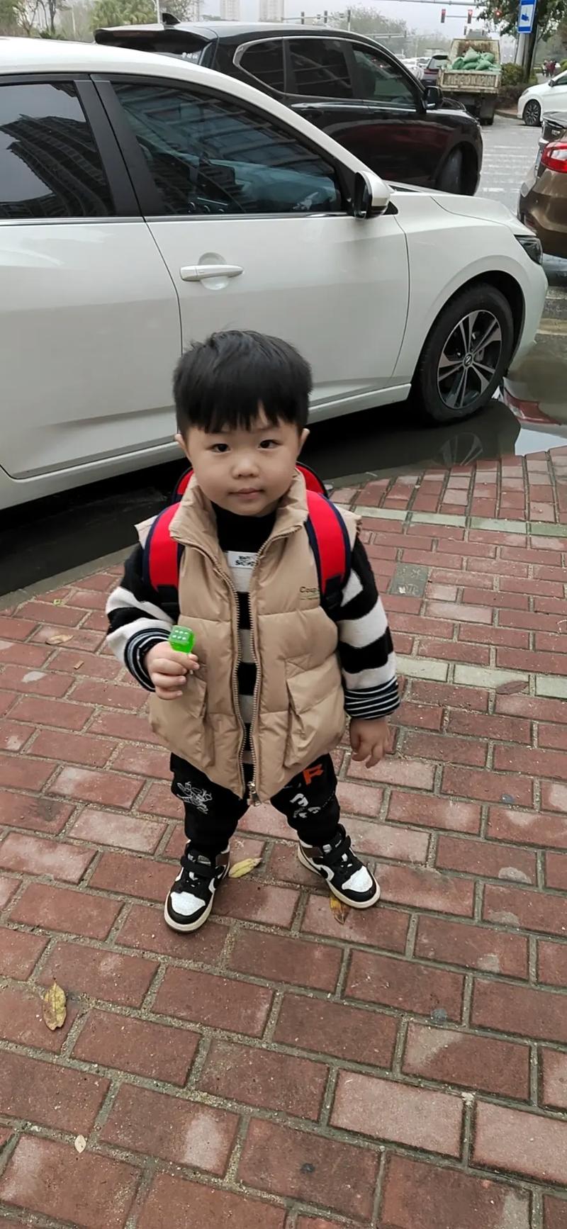 抖音热梗BGM为何总能精准戳中耳朵?爆款神曲背后的流量密码是什么?