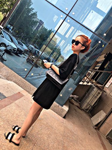 快手搭配衣服的快手号有哪些值得关注?这些账号能提供实用穿搭技巧吗?