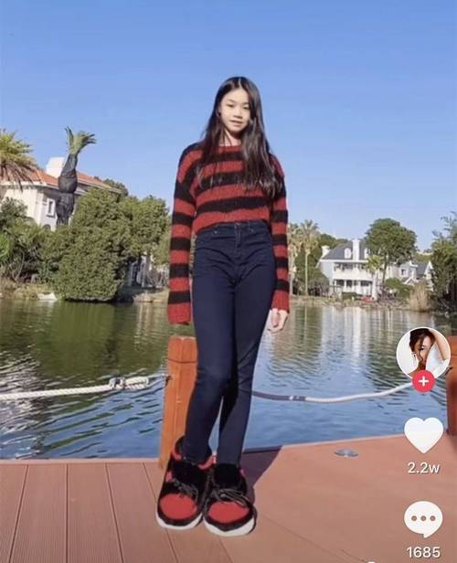 抖音abcd萝莉音现象背后是真实年龄的刻意模糊,还是平台监管的集体失焦?