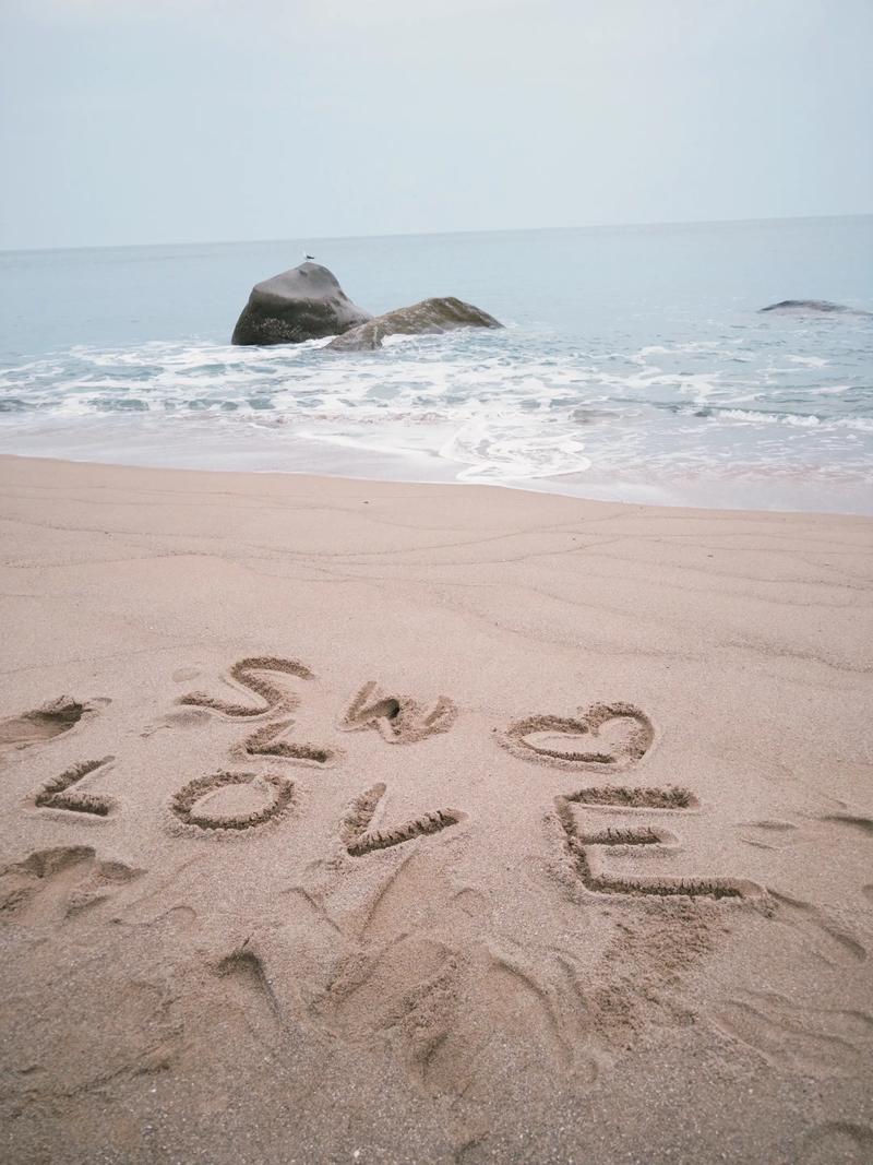 抖音我爱你哟抖音号是个人情感表达还是平台官方账号?其内容传递了怎样的用户情感与平台价值?