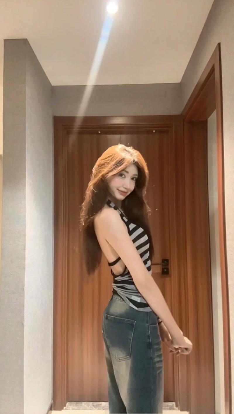 抖音换衣服视频为何能成流量密码?背后藏着哪些创作密码与用户心理?