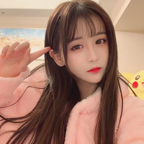 杨清柠在快手上常使用哪些背景歌曲?这些歌曲的选择有何特殊含义或策略?