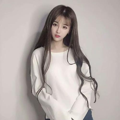 杨清柠在快手上常使用哪些背景歌曲?这些歌曲的选择有何特殊含义或策略?