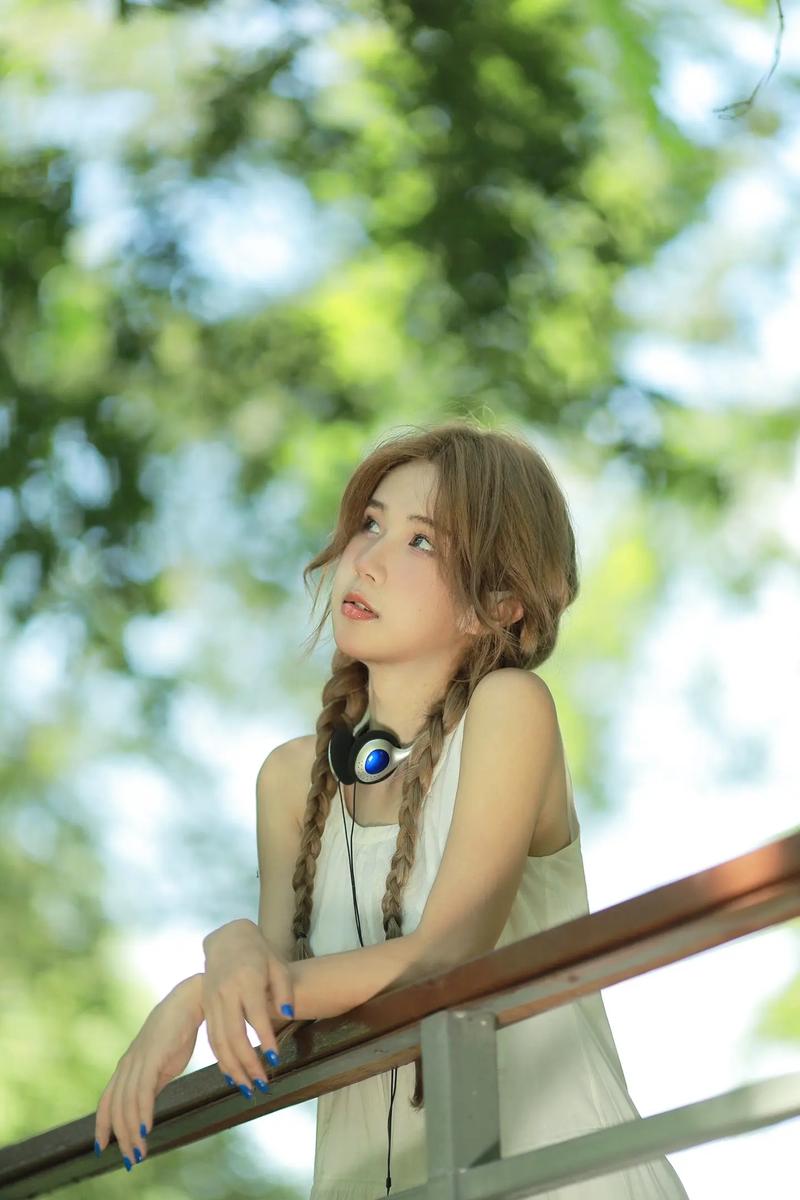 抖音去年夏天爆火歌曲原唱是谁?幕后创作团队还有哪些鲜为人知的故事?