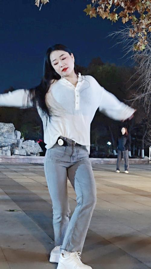 快手上很火的跳舞视频