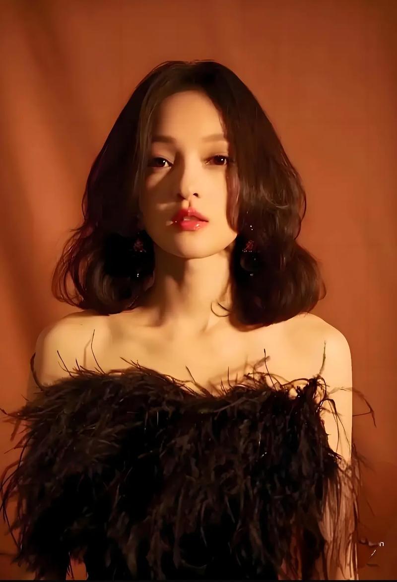 抖音爆火的张韶涵,是什么让她在短视频平台再掀热潮,经典情怀与流量密码如何碰撞出新火花?