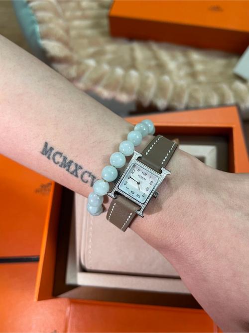 小红书上的爱马仕手表为何能成为爆款?是品牌溢价还是另有玄机?