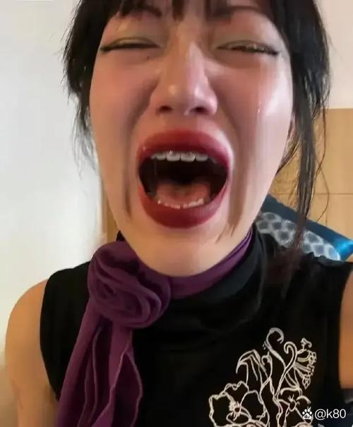 抖音嘴巴吐爱心图片是如何实现的?需要用到哪些工具或技巧?