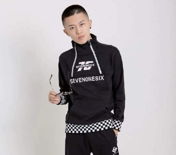 快手牌牌琦打架后引发车祸,背后是冲动失控还是另有隐情?