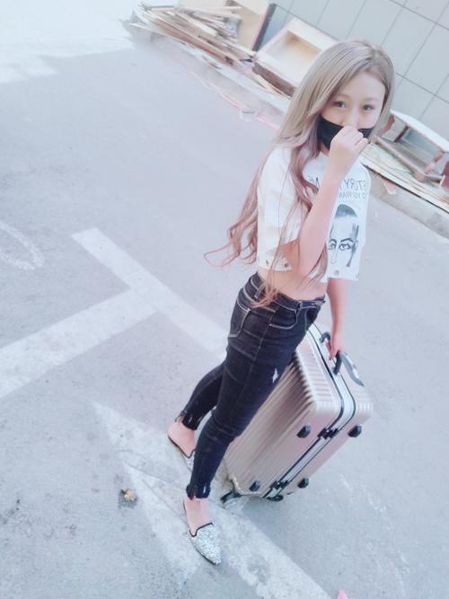 快手爱唱歌的梦瑶是谁?她的歌声有何独特魅力,为何能在众多主播中脱颖而出?