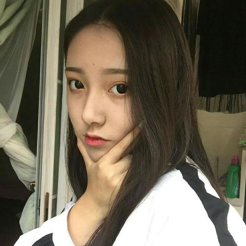 快手白小咩咩咩呀微博账号的内容风格和运营策略是什么?