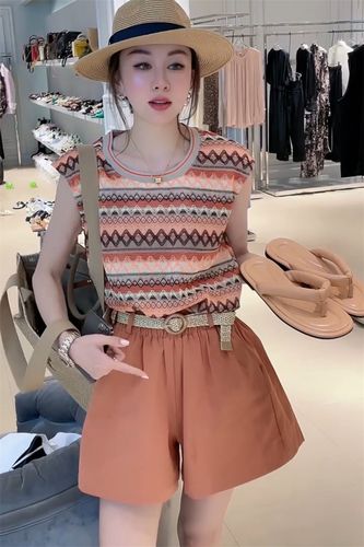 快手卖衣服的网红有哪些头部玩家?他们的选品和运营逻辑有何不同?