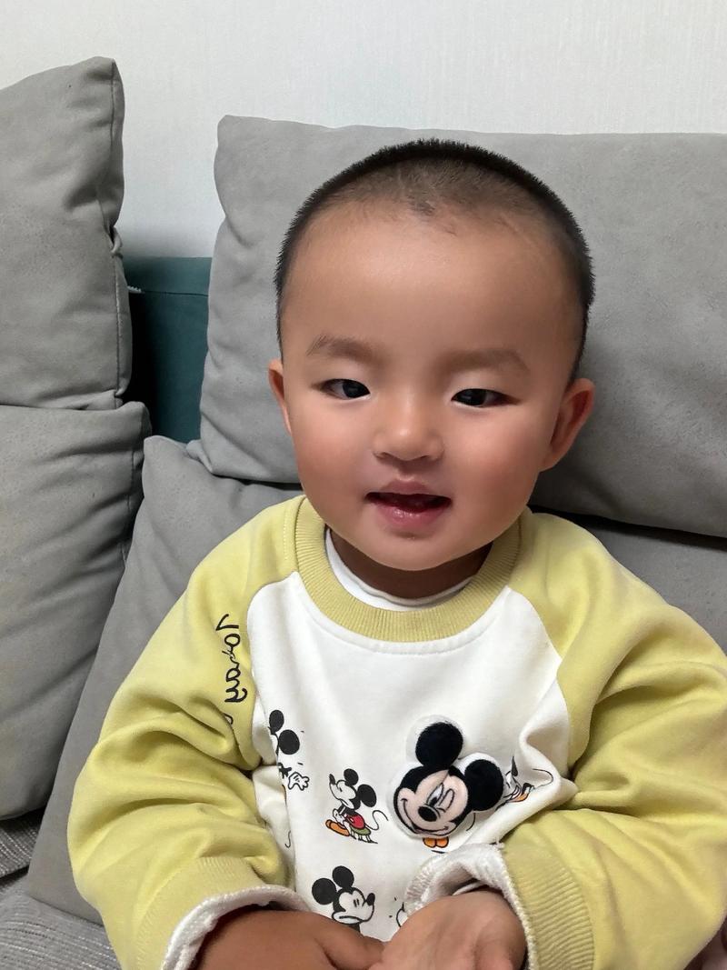 快手那个叫轩轩的胖小孩,为什么能火全网?他的走红背后藏着什么故事?