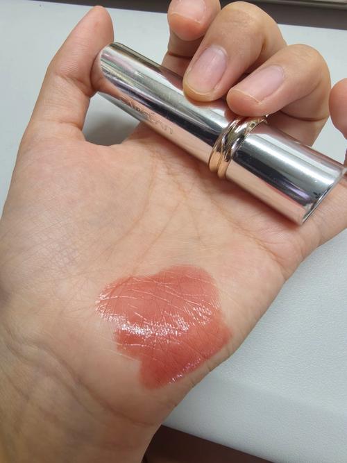 抖音time口哨为何能成爆款神曲?它藏着怎样的情绪密码和传播密码?