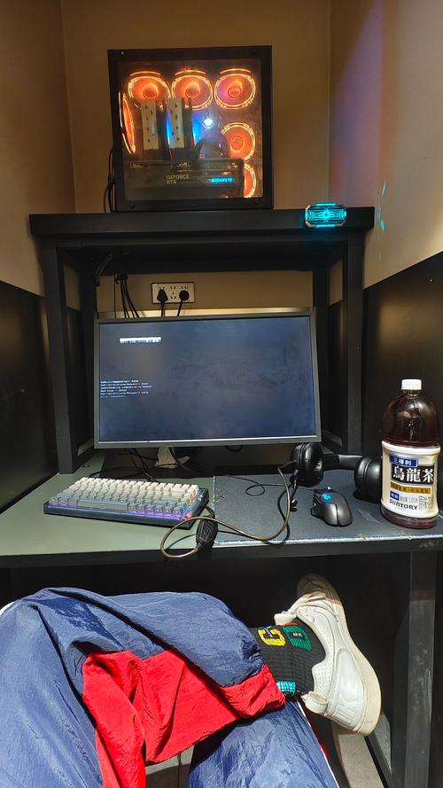 抖音里的日语网吧场景,是真实还原还是精心设计的文化符号?